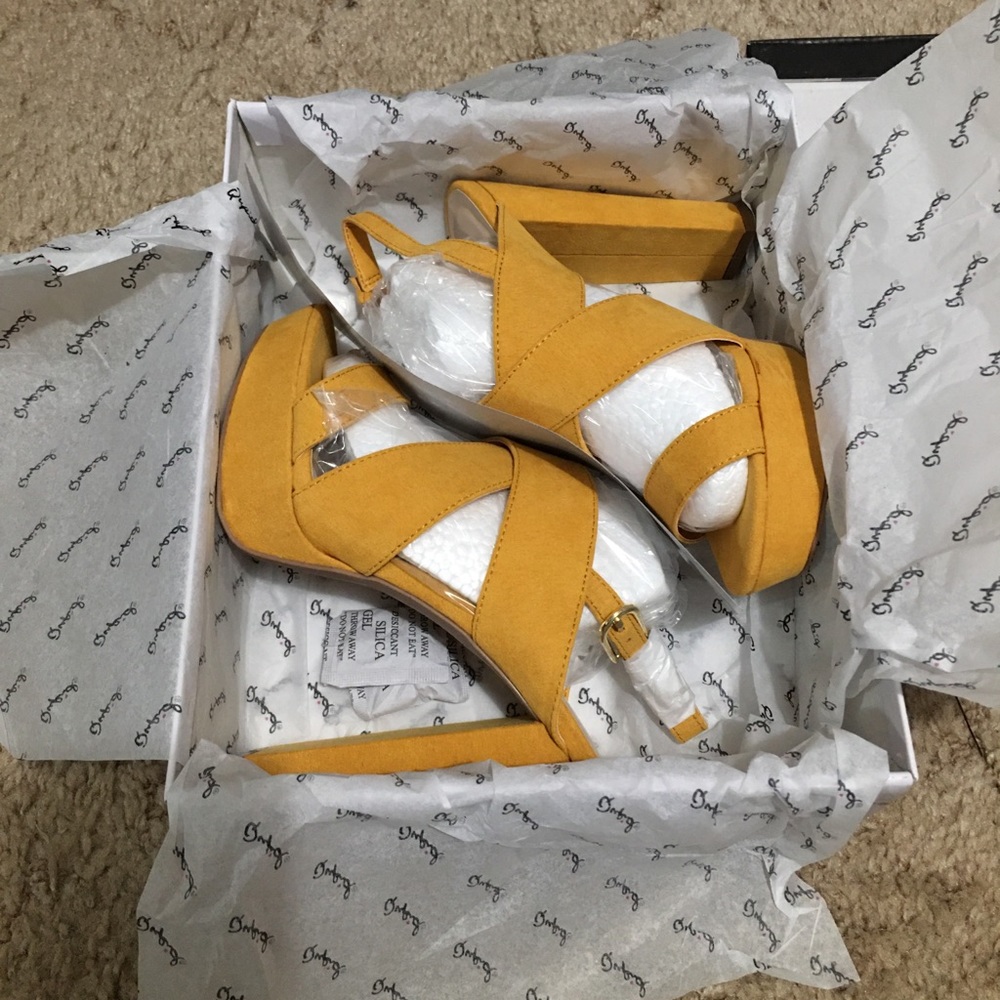 ❌SOLD❌Mustard Yellow Crisscross Open Toe Chunky Platform